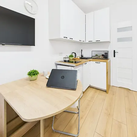 Budget-friendly Praga By Renters ワルシャワ