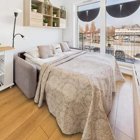 Budget-friendly Praga By Renters アパート ワルシャワ