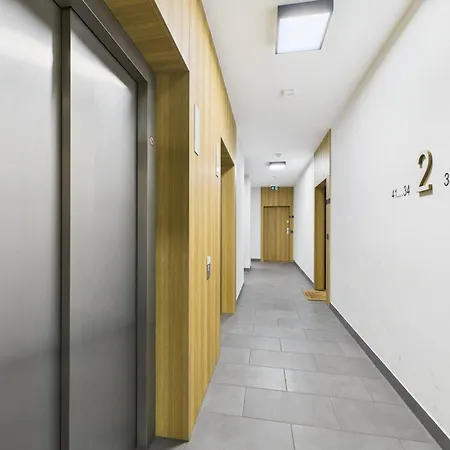 Budget-friendly Praga By Renters ワルシャワ